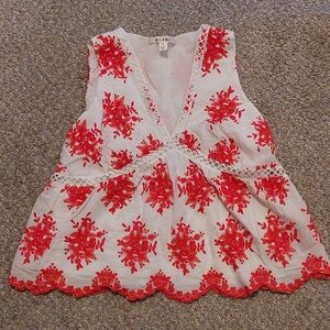 Mi Ami Embroidered Top